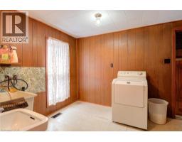 16 CENTRE Street - 22