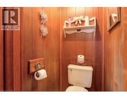 16 CENTRE Street - 24