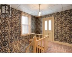 16 CENTRE Street - 25