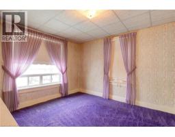 16 CENTRE Street - 28