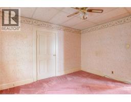 16 CENTRE Street - 31