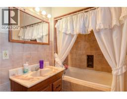 16 CENTRE Street - 35