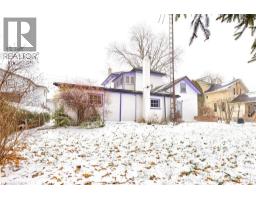 16 CENTRE Street - 37