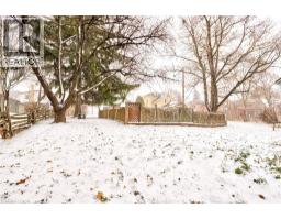 16 CENTRE Street - 40