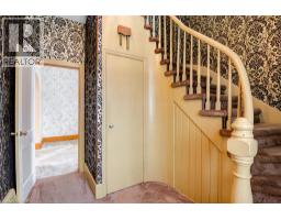 16 CENTRE Street - 6