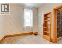 16 CENTRE Street - 8