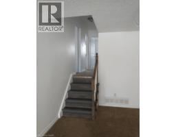 71 NICKOLAS Crescent - 6