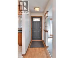 406 FRANKLIN Street N - 3