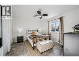 899 JAMES Street - 18