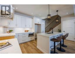 215 LAFAYETTE Street E - 9