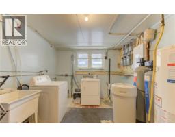 196 ALLEN Street E - 36