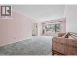 18 WOODVIEW Court - 10