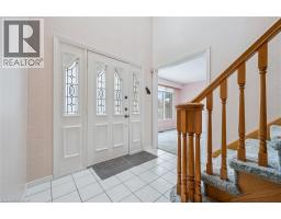 18 WOODVIEW Court - 2