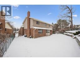 18 WOODVIEW Court - 30