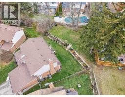 18 WOODVIEW Court - 32