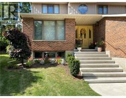 18 WOODVIEW Court - 36