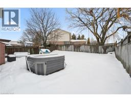 4 NORTHMANOR Crescent - 33