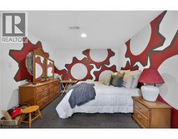 33 OAK Crescent - 35