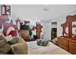 33 OAK Crescent - 36