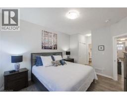 114 LIVINGSTON Drive - 33