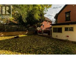 6 GLANVILLE Avenue - 40