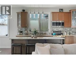 6 MACNEIL Court - 12