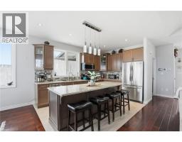 6 MACNEIL Court - 13