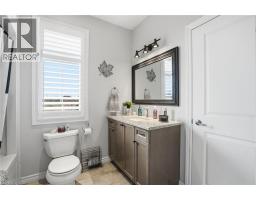 6 MACNEIL Court - 26