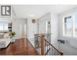 6 MACNEIL Court - 30