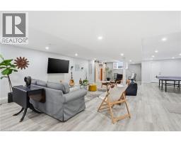 6 MACNEIL Court - 32