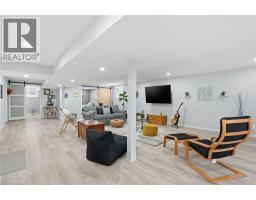 6 MACNEIL Court - 34