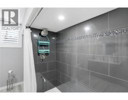 6 MACNEIL Court - 41