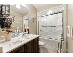50 UPPER CANADA Drive - 18
