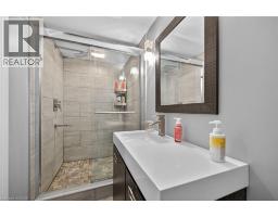 52 LORNE Avenue - 31