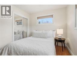 16 ALISON Avenue - 18