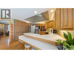 456 CHURCHILL Avenue - 11