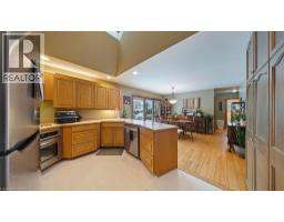 456 CHURCHILL Avenue - 12