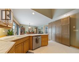 456 CHURCHILL Avenue - 14