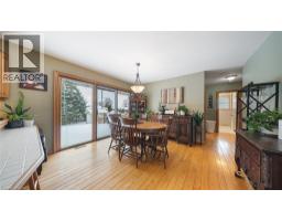456 CHURCHILL Avenue - 15