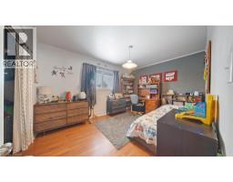 456 CHURCHILL Avenue - 17