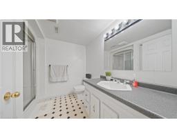 456 CHURCHILL Avenue - 26