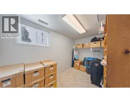 456 CHURCHILL Avenue - 27