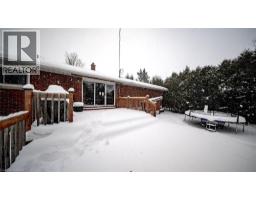 456 CHURCHILL Avenue - 33