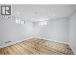 56 COLUMBIA Street W - 21