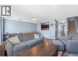 955 ZELLER Crescent - 3