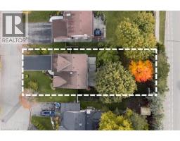 391 STRAWBERRY Crescent - 45