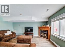 84 WALSH Crescent - 19