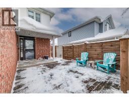 84 WALSH Crescent - 4