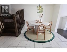 8 GRASSBOURNE Avenue - 12