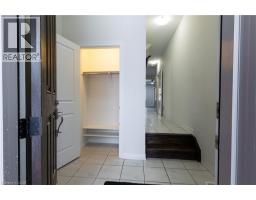 8 GRASSBOURNE Avenue - 2